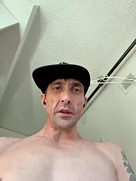 JuicyFuckinPussy online show from April 2026 06:03:01 PM