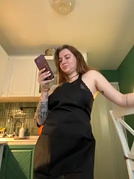 Snapshot of MayaMystic chatting on October 2025 01:08:01 PM MayaMystic online show from October 2025 01:08:01 PM