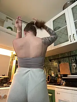 MayaMystic online show from April 2026 01:12:02 PM