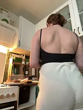 MayaMystic online show from April 2026 11:06:02 AM