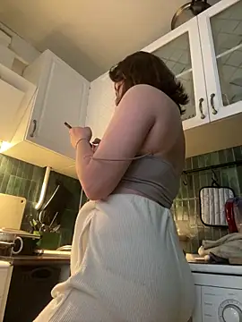 Snapshot of MayaMystic chatting on December 2025 11:13:01 AM MayaMystic online show from December 2025 11:13:01 AM