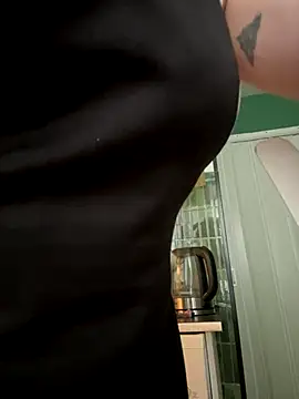 Snapshot of MayaMystic chatting on January 2026 12:10:02 PM MayaMystic online show from January 2026 12:10:02 PM