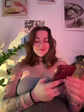 Snapshot of MayaMystic chatting on February 2026 01:10:01 PM MayaMystic online show from February 2026 01:10:01 PM