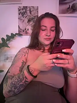 MayaMystic online show from April 2026 01:18:01 PM