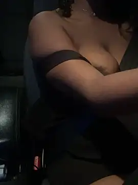 Snapshot of squirtluxe_ chatting on January 2025 02:04:01 AM squirtluxe online show from January 2025 02:04:01 AM