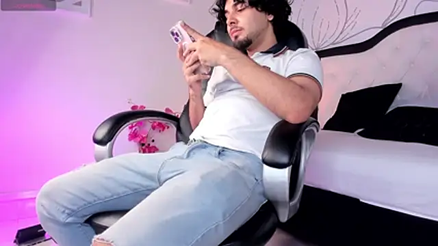 Samir bear online show from February 2026 12:48:02 PM