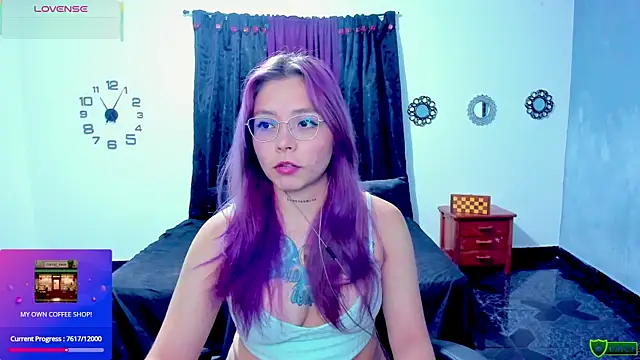 Snapshot of LilSasha chatting on October 2025 04:06:01 AM LilSasha online show from October 2025 04:06:01 AM