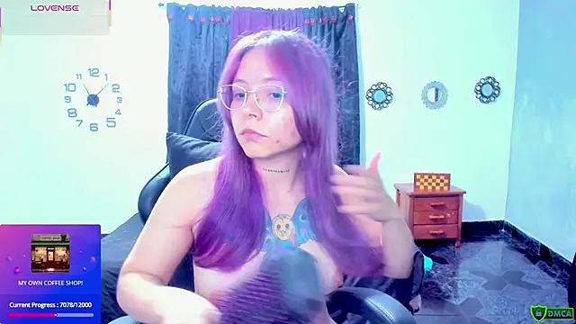 Snapshot of LilSasha chatting on September 2025 04:07:02 AM LilSasha online show from September 2025 04:07:02 AM