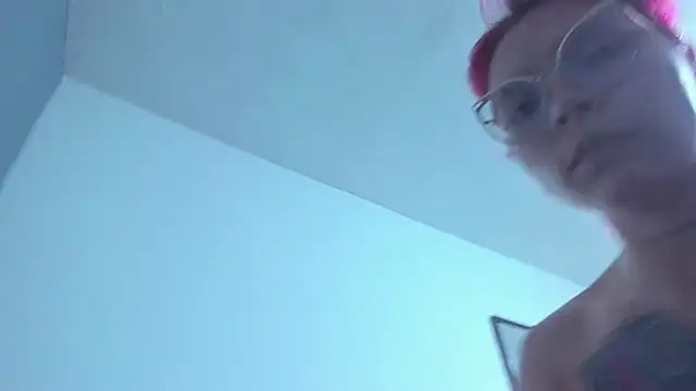 Snapshot of LilSasha chatting on February 2025 04:18:02 AM LilSasha online show from February 2025 04:18:02 AM