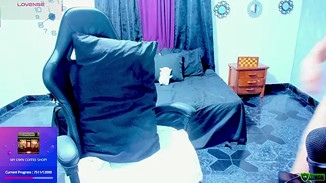 Snapshot of LilSasha chatting on September 2025 04:41:02 AM LilSasha online show from September 2025 04:41:02 AM