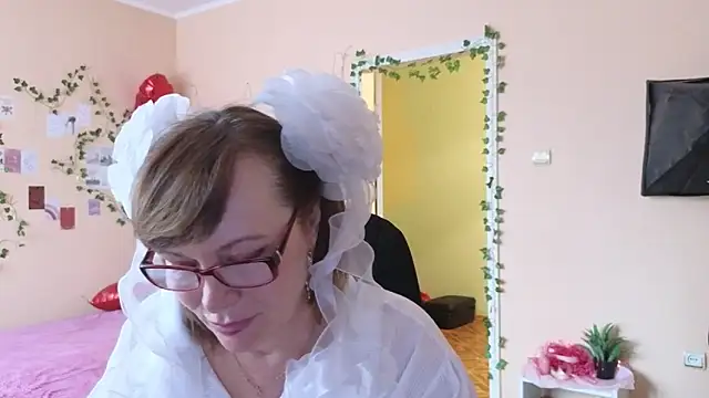 Miss Moren online show from April 2026 09:38:01 AM