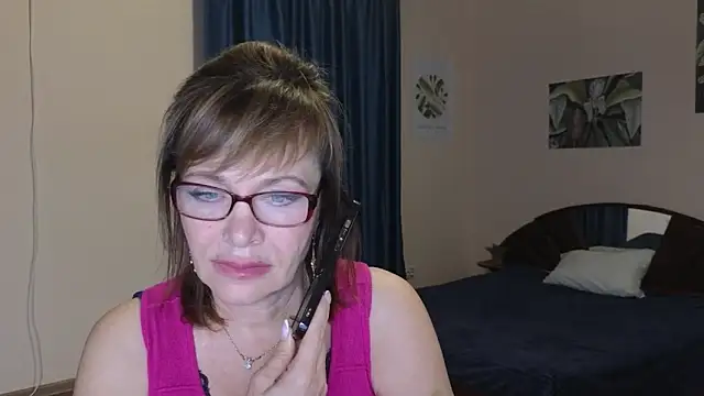 Snapshot of Miss_Moren chatting on November 2025 02:42:01 PM Miss Moren online show from November 2025 02:42:01 PM