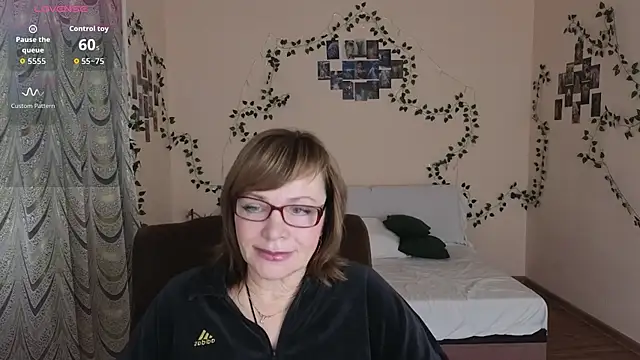 Snapshot of Miss_Moren chatting on November 2025 04:38:02 AM Miss Moren online show from November 2025 04:38:02 AM