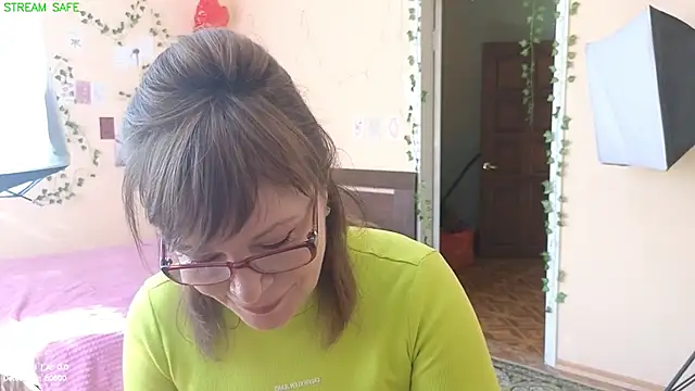 Miss Moren online show from June 2026 05:24:01 AM