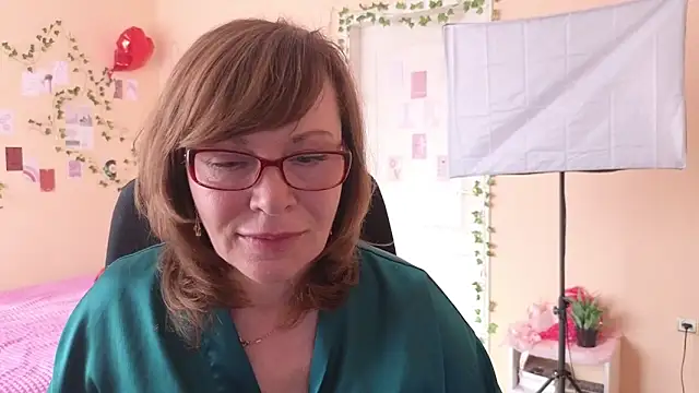 Miss Moren online show from March 2026 05:32:02 AM