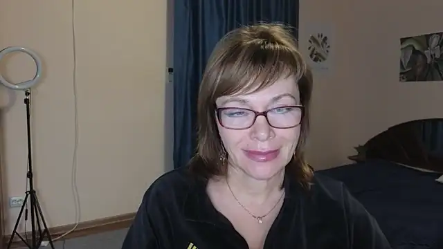 Snapshot of Miss_Moren chatting on November 2025 12:20:01 PM Miss Moren online show from November 2025 12:20:01 PM