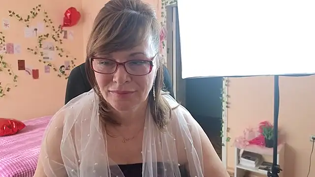 Miss Moren online show from March 2026 06:17:01 AM