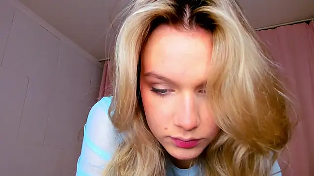 MeowthLilu online show from November 2025 04:12:02 AM