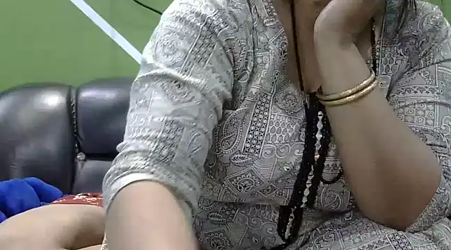 Snapshot of Housewife12 chatting on March 2025 06:34:01 PM Housewife12 online show from March 2025 06:34:01 PM