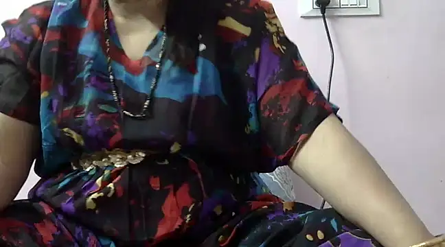 Snapshot of Housewife12 chatting on March 2025 04:28:01 PM Housewife12 online show from March 2025 04:28:01 PM