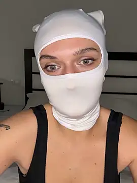 Nikki Hoee online show from October 2025 06:16:01 PM