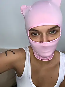 Nikki Hoee online show from October 2025 05:56:01 PM