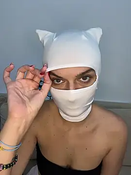 Nikki Hoee online show from October 2025 06:30:02 PM