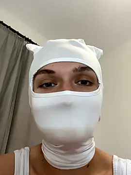 Nikki Hoee online show from November 2025 09:30:02 PM