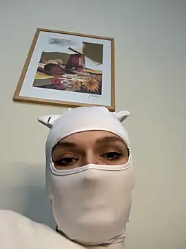 Nikki Hoee online show from December 2025 06:02:01 PM