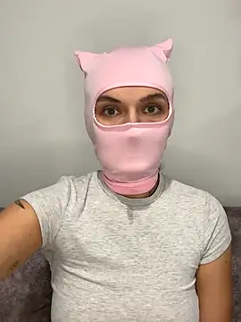 Nikki Hoee online show from November 2025 03:44:02 PM