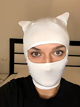 Nikki Hoee online show from November 2025 09:42:02 PM