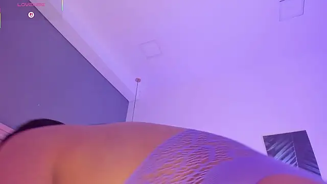 victoriaroyce1 online show from October 2025 01:21:02 PM