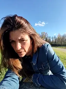 sansan2411 online show from November 2025 01:47:02 PM