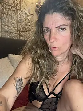 Snapshot of sansan2411 chatting on April 2026 08:39:01 PM sansan2411 online show from April 2026 08:39:01 PM