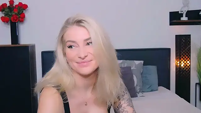 Lia Benini online show from February 2026 01:34:01 PM