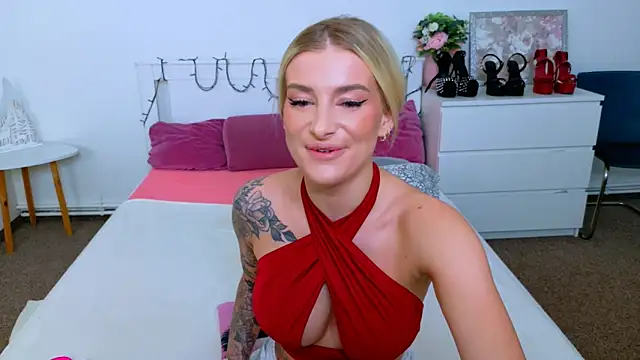 Lia Benini online show from April 2026 10:31:01 AM