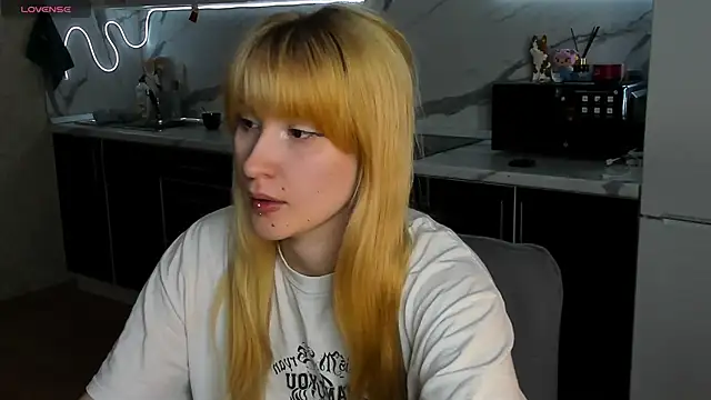 Snapshot of Sweet_white_chocolate chatting on February 2026 09:48:01 PM Sweet white chocolate online show from February 2026 09:48:01 PM