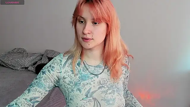 Snapshot of Sweet_white_chocolate chatting on May 2026 06:45:02 AM Sweet white chocolate online show from May 2026 06:45:02 AM