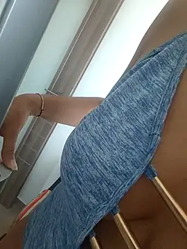 naughty69curls online show from September 2025 12:10:01 PM