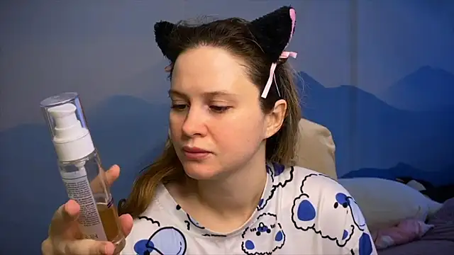 Snapshot of IlonaMurf chatting on February 2026 07:21:02 AM IlonaMurf online show from February 2026 07:21:02 AM