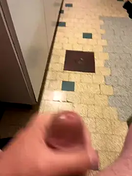 mikiss789 online show from November 2025 04:28:01 AM