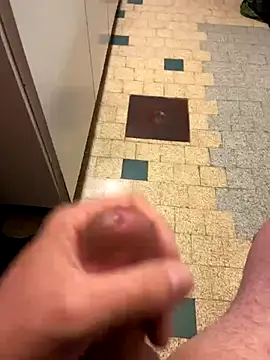 mikiss789 online show from October 2025 04:11:01 AM