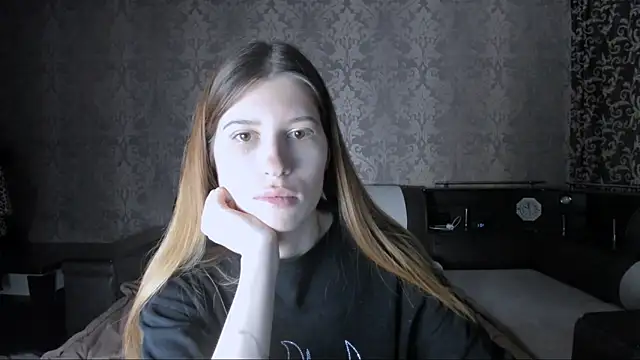Agnes Allenn online show from October 2025 11:01:01 AM