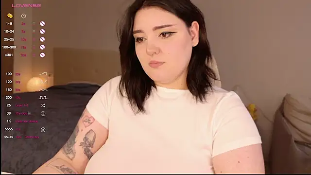 YumiYammy online show from May 2026 07:17:01 PM
