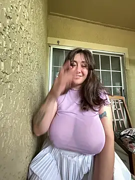Snapshot of MadelynnMoon chatting on June 2026 05:28:02 PM MadelynnMoon online show from June 2026 05:28:02 PM