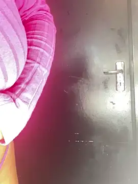 Snapshot of teddy04 chatting on March 2025 08:10:02 PM teddy04 online show from March 2025 08:10:02 PM