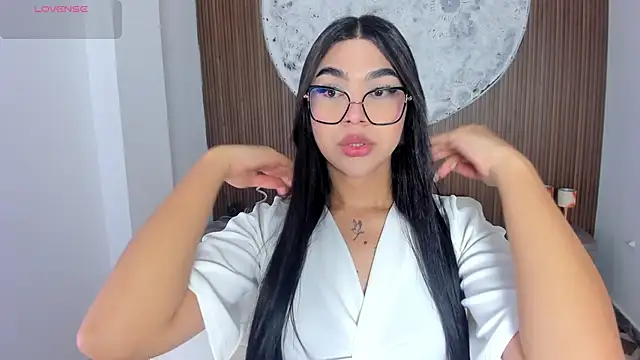 RoseCassie online show from April 2026 01:57:02 PM