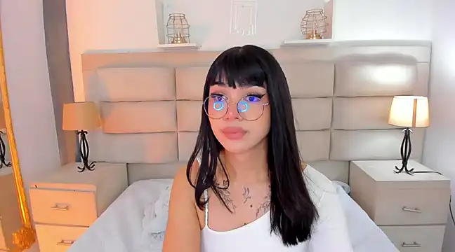 Snapshot of RoseCassie chatting on March 2025 03:45:02 PM RoseCassie online show from March 2025 03:45:02 PM