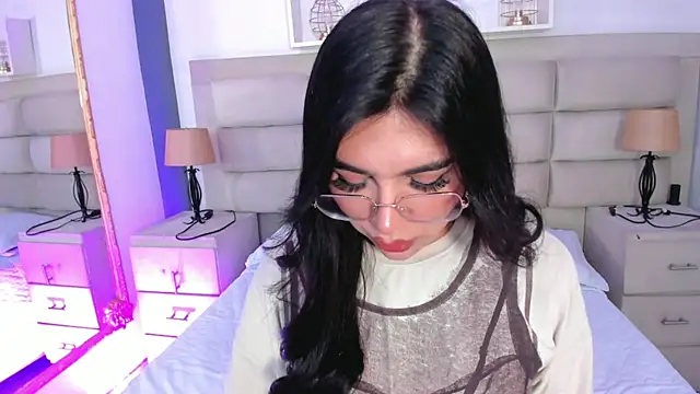 Snapshot of RoseCassie chatting on September 2025 01:46:01 PM RoseCassie online show from September 2025 01:46:01 PM