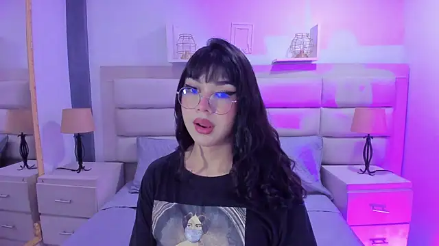 Snapshot of RoseCassie chatting on March 2025 01:30:02 PM RoseCassie online show from March 2025 01:30:02 PM